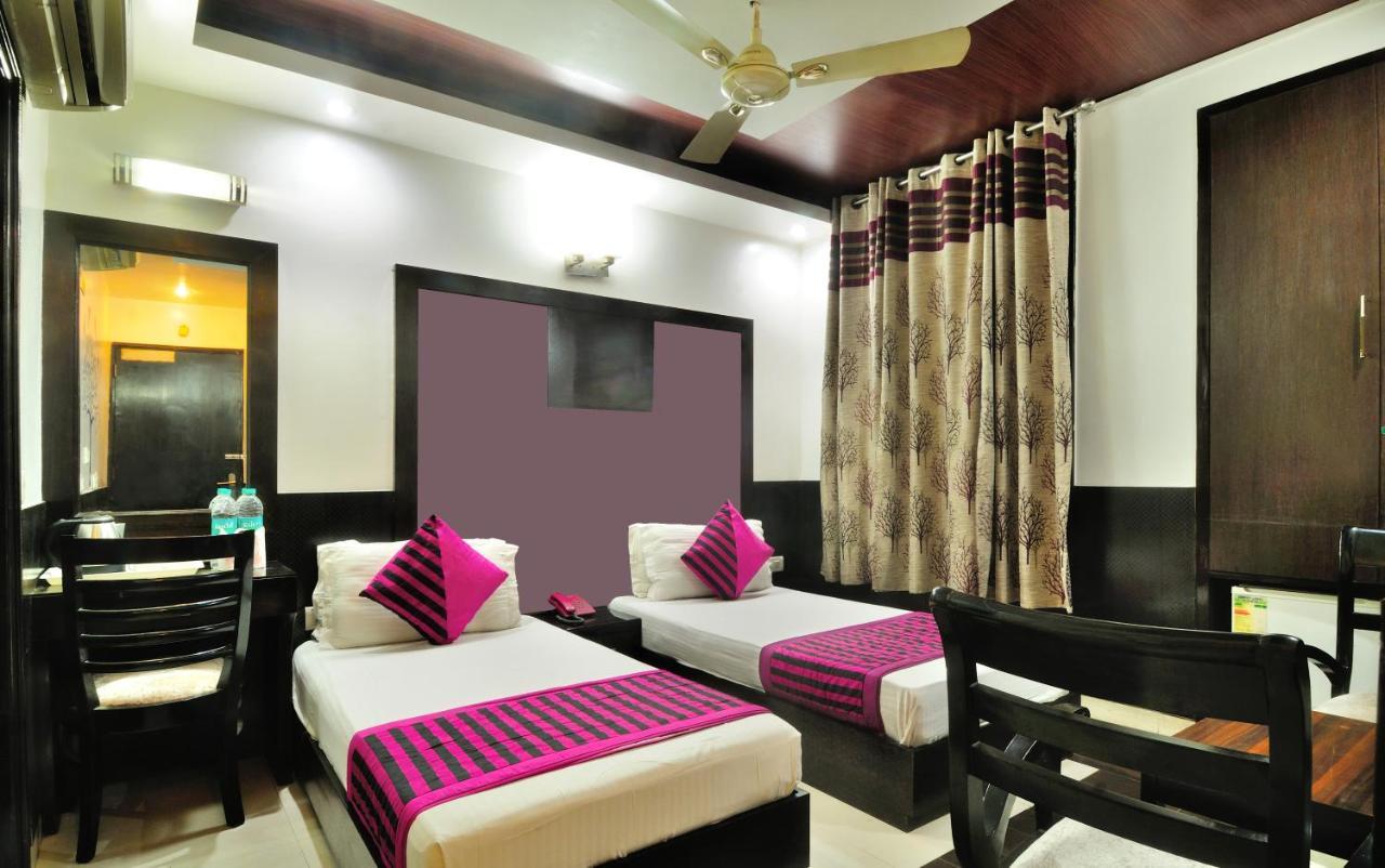 The Bonlon Inn-Near Blk Hospital Delhi  Luaran gambar
