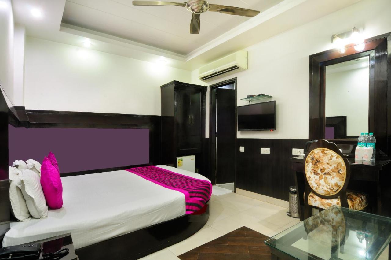 The Bonlon Inn-Near Blk Hospital Delhi  Luaran gambar
